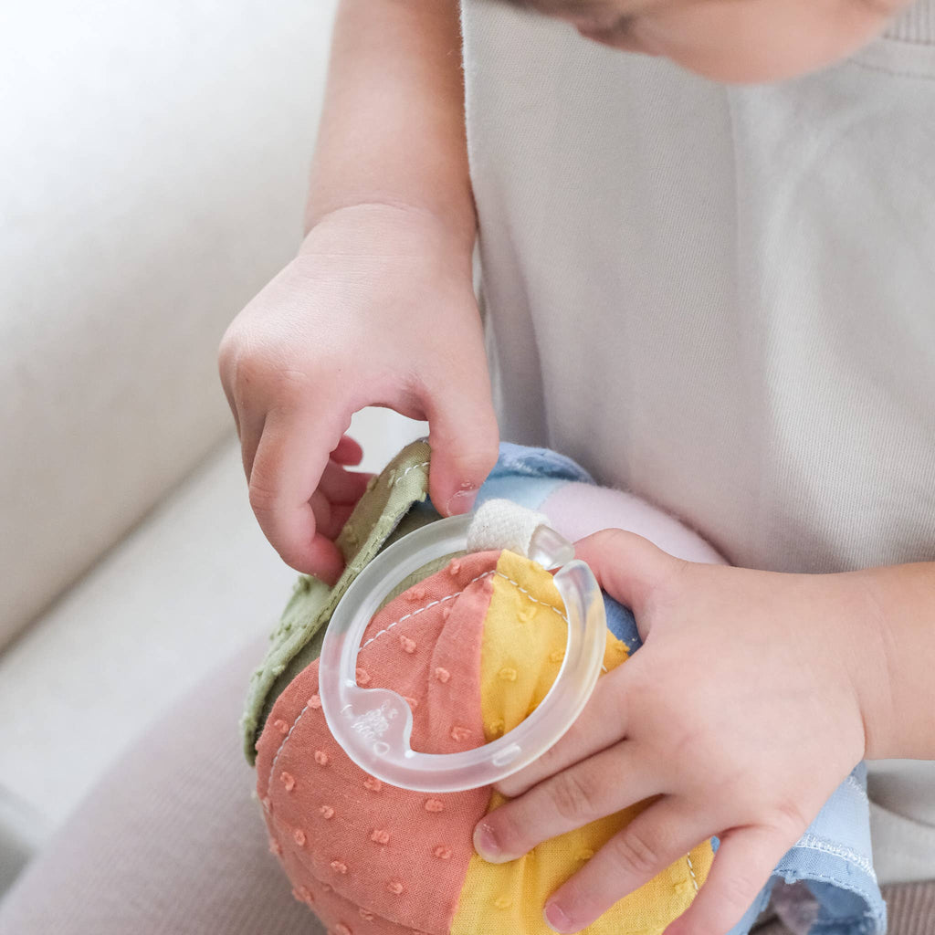 Peek & Peel Busy Ball