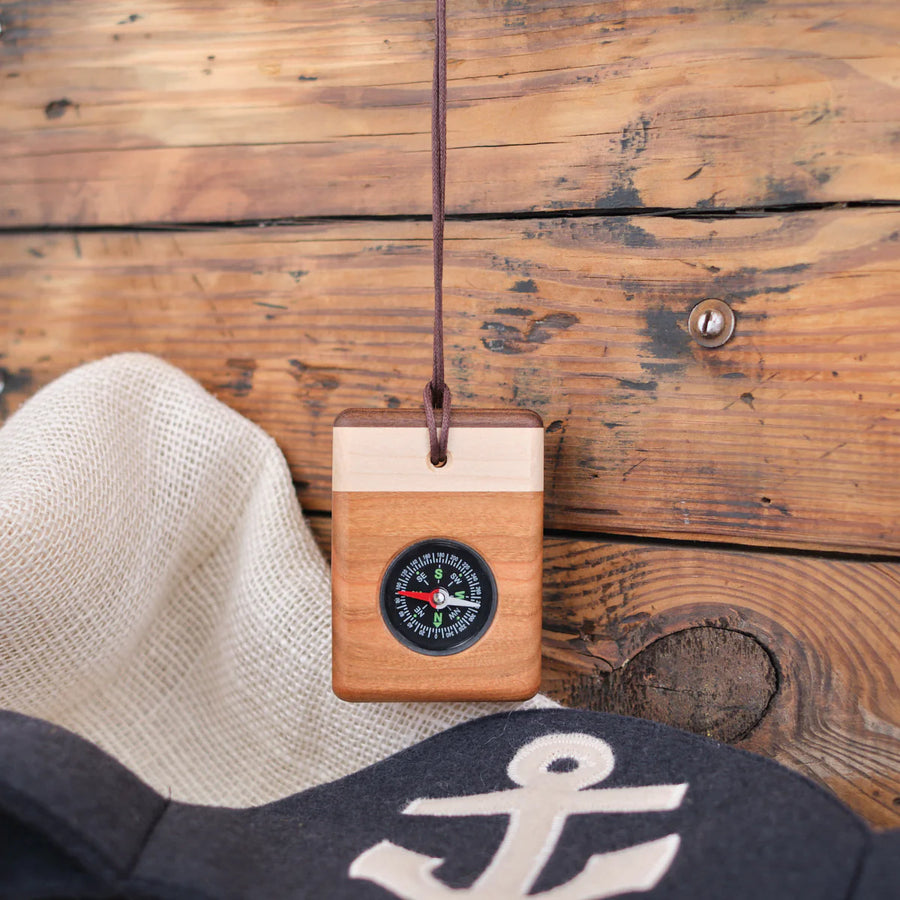 Directional Wood Pocket Fluid-Filled Compass
