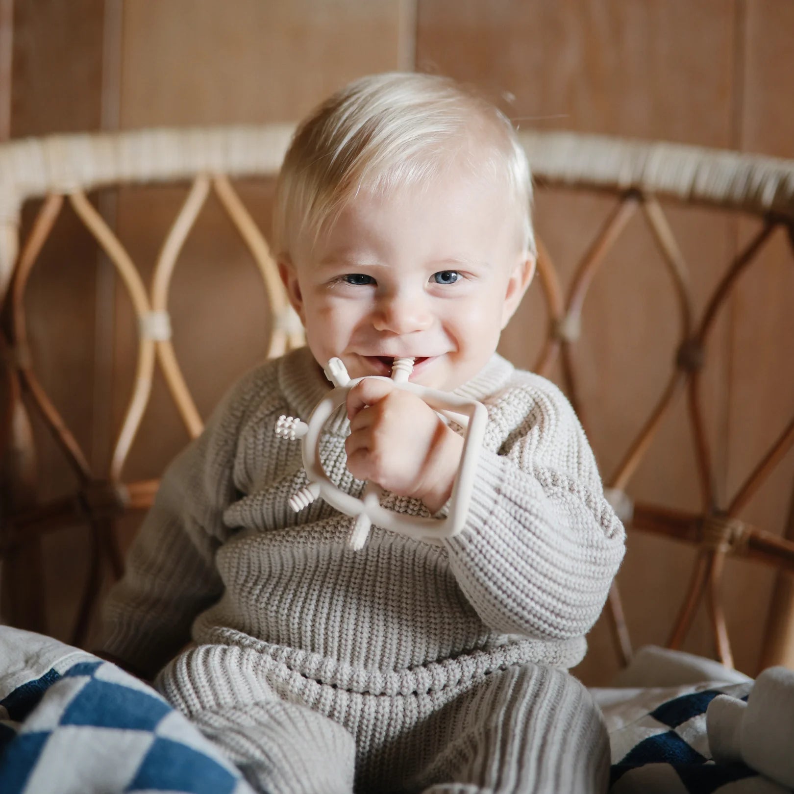 Shifting Sand No-Drop Sensory Teether