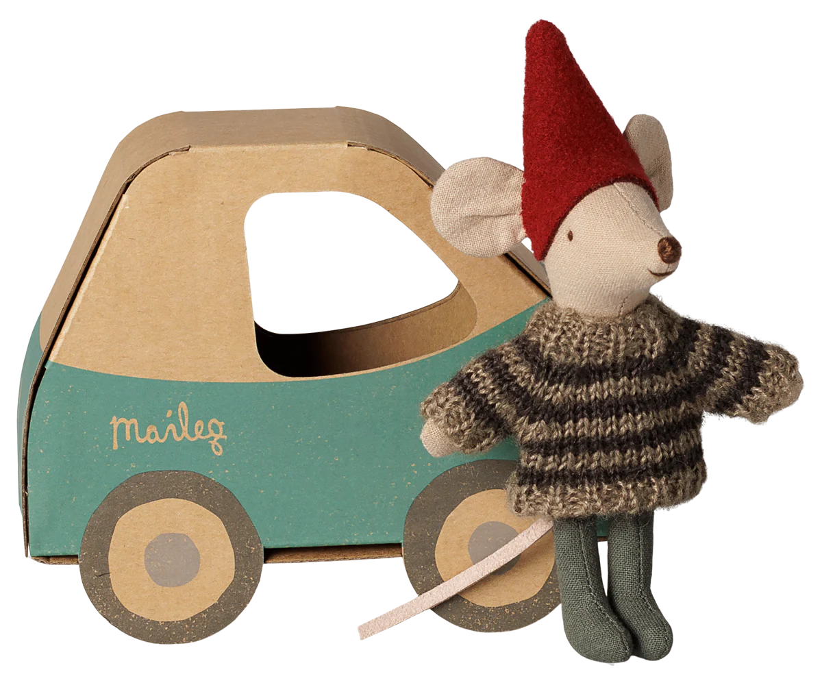 Pre-Order: Little Brother Christmas Mouse in Car Box {Expected Early November}
