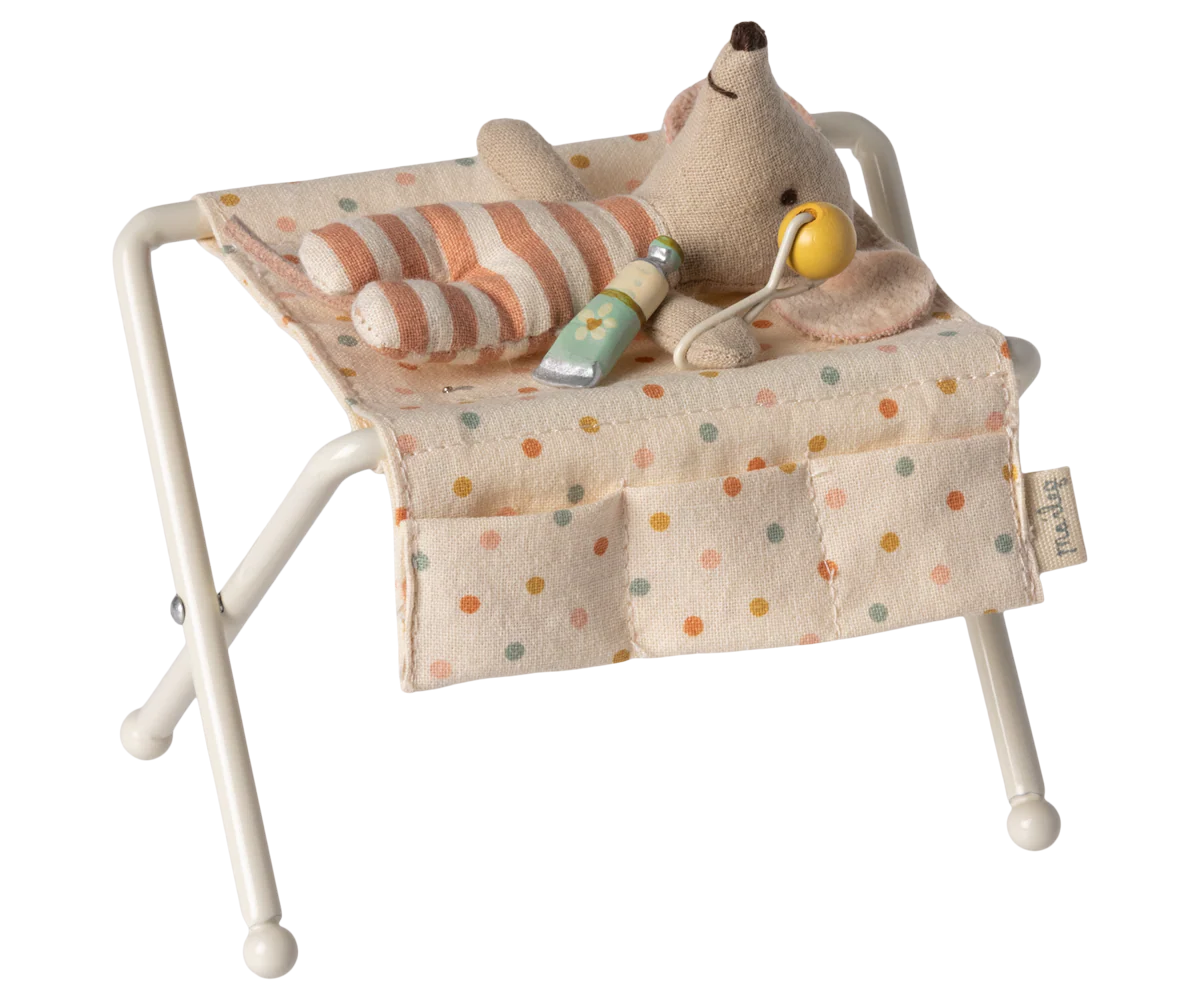 Off White Baby Mouse Nursery Table