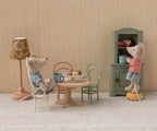 Mouse Nature Oval Dining Table