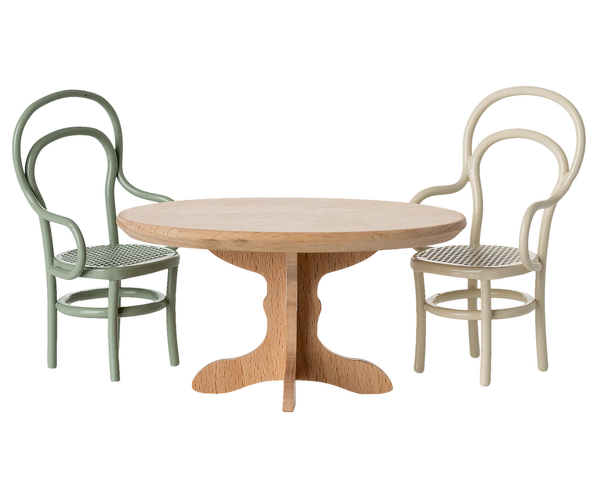 Mouse Nature Oval Dining Table