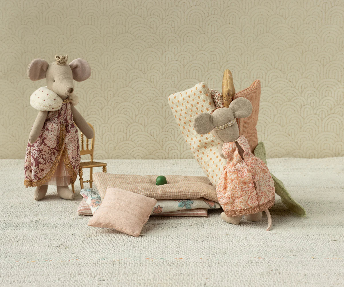 Big Sister Mouse Princess and the Pea