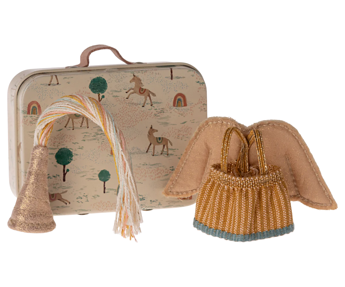 Little Sister Mouse Fairy Clothes in Suitcase