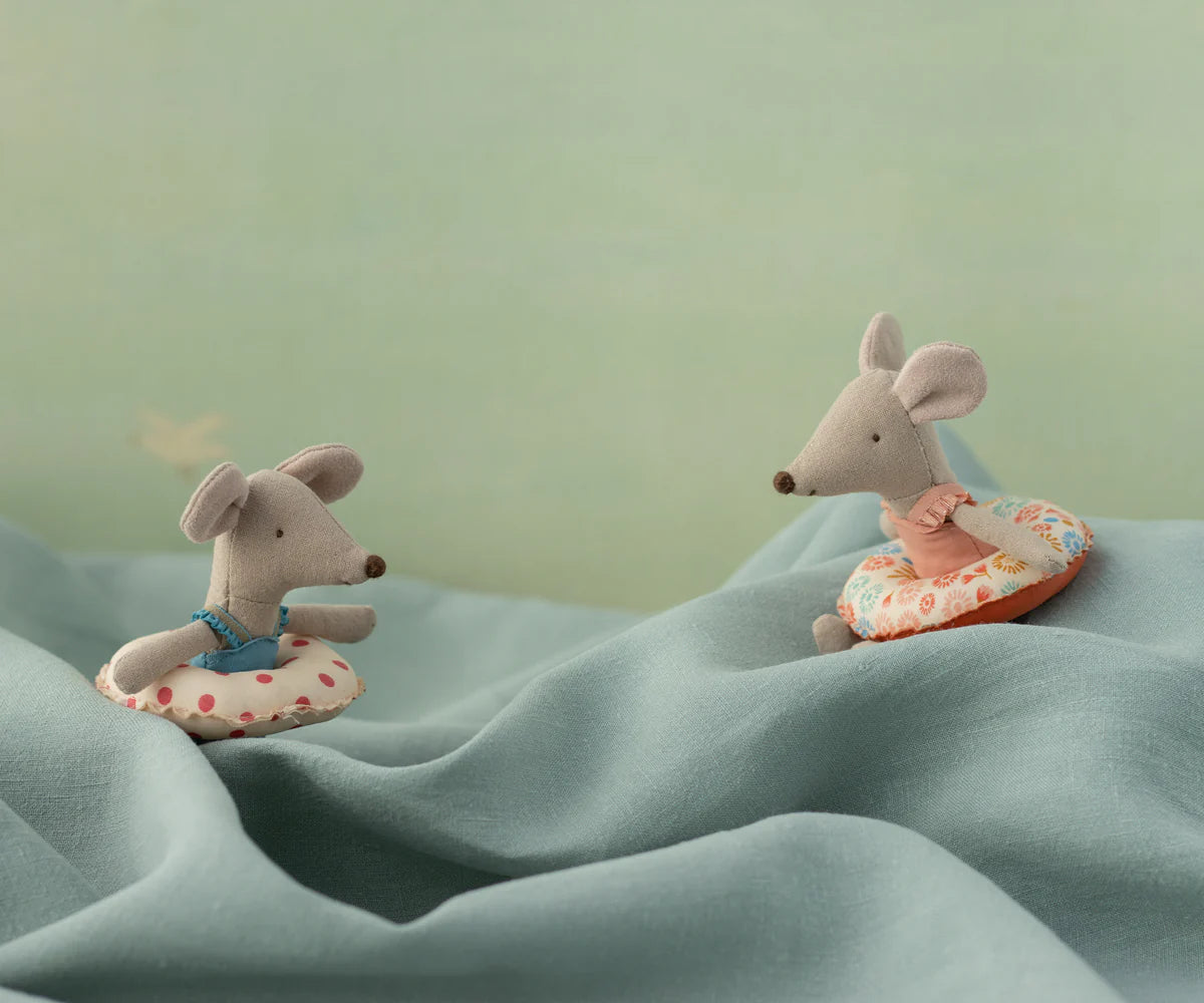 Little Sister Beach Mouse with Float