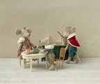 Mouse Vintage Dining Table