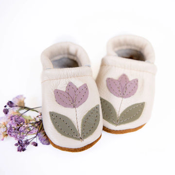 Tulip on Cream Moccasins