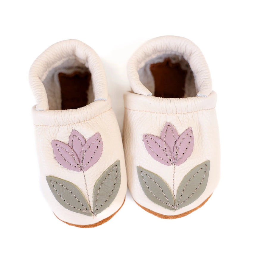 Tulip on Cream Moccasins