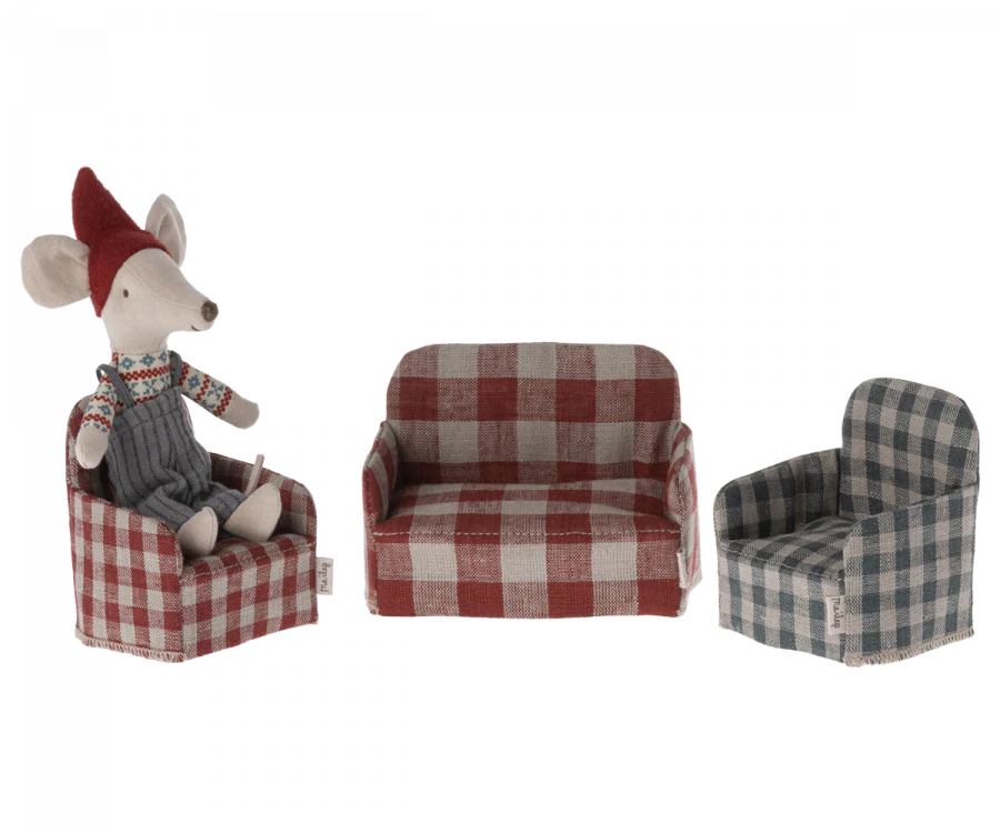 Red Gingham Chair, Mouse