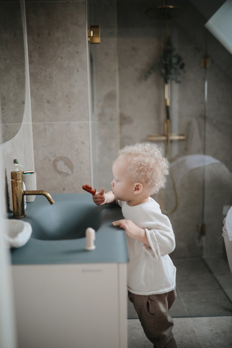 Finger Toothbrush - Clay/Shifting Sand